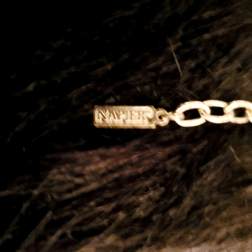 Jewelry - Picture 5 of 6